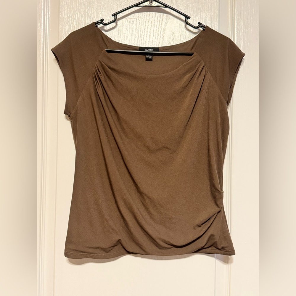 🪷Alfani Brown Ruched Cap Sleeve Blouse